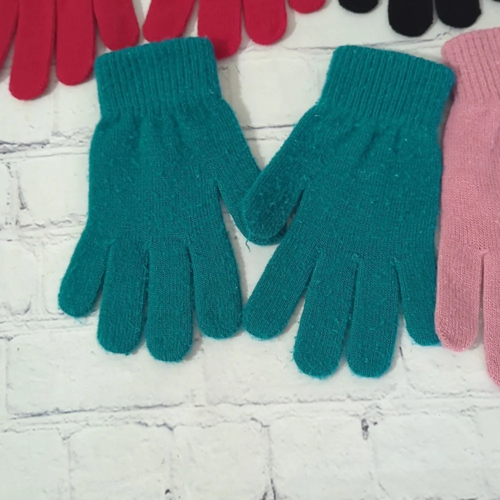 EUC 4 Pair Colorful Knit Gloves Set